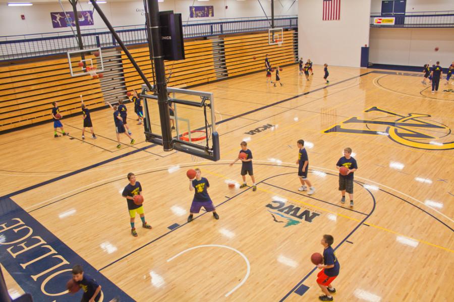 Varsity Teams Give Back to Community