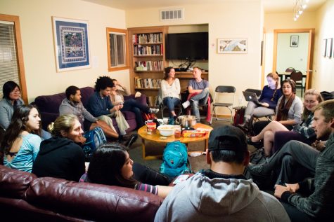 Students gather in the Glover-Alston Center for a discussion on immigration policy. Photo by Samarah Uribe. 