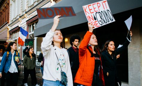 Students march against Dakota Access Pipeline