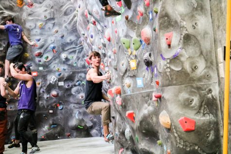 Climbing Club Competes at Western Washington