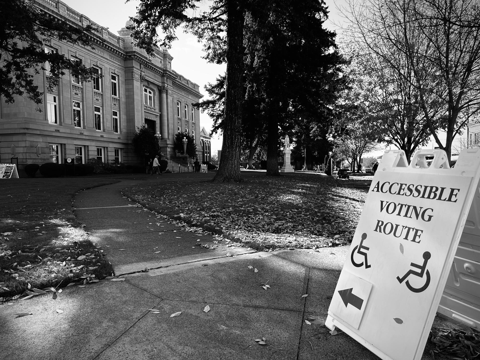 An accessible voting sign outside the Walla Walla Courthouse. 